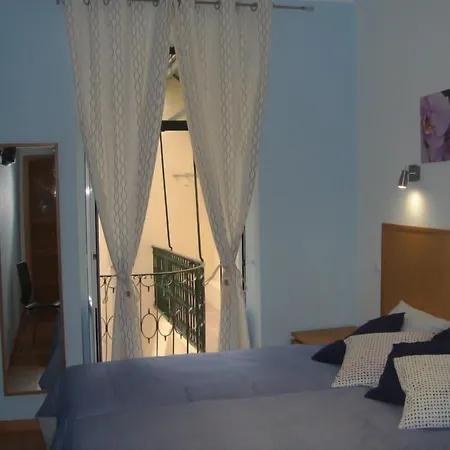 Casa de hóspedes Downtown 3*