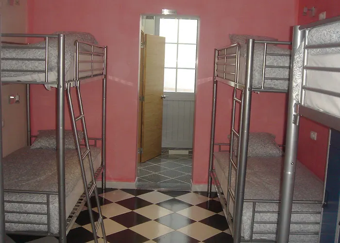 Downtown Pensión 3*