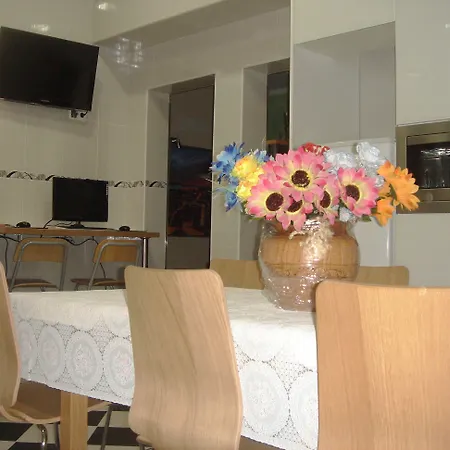 Downtown Гостевой дом 3*